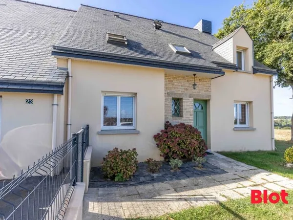 A VENDRE PAR BLOT IMMOBILIER - Maison 4 chambres + 1 bureau, 548m² de terrain, grand garage