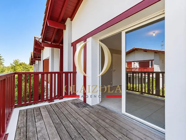 ASCAIN - Appartement T2 de 40,84 m² avec balcon et parking