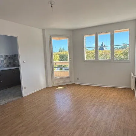 Loue Appartement F2 centre saint fargeau ponthierry
