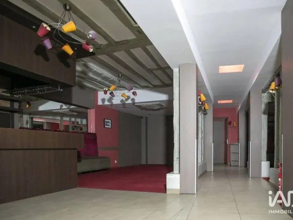Local commercial 347 m²