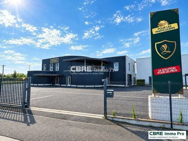 Bureau 610 m²