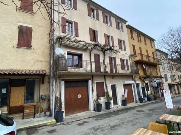 IMMEUBLE DE CARACTÈRE AU COEUR DE MONTBRUN-LES-BAINS