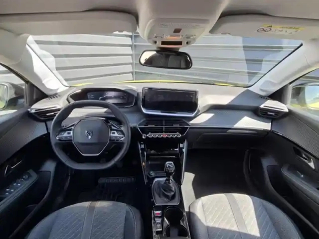 Peugeot 208 1.2 puretech 100ch s&amp;s allure — photo 11