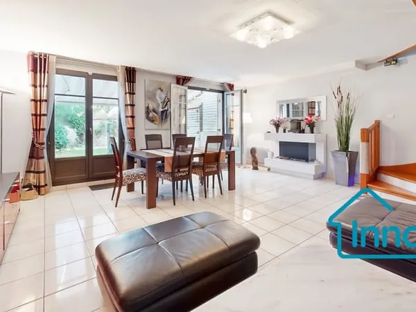 Maison familiale 5 pièces avec jardin, double box - Le Chesnay-