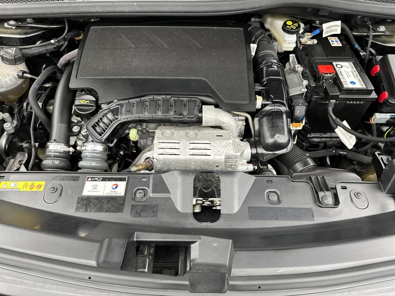 Peugeot 2008 puretech 130 s&s eat8 style — photo 13