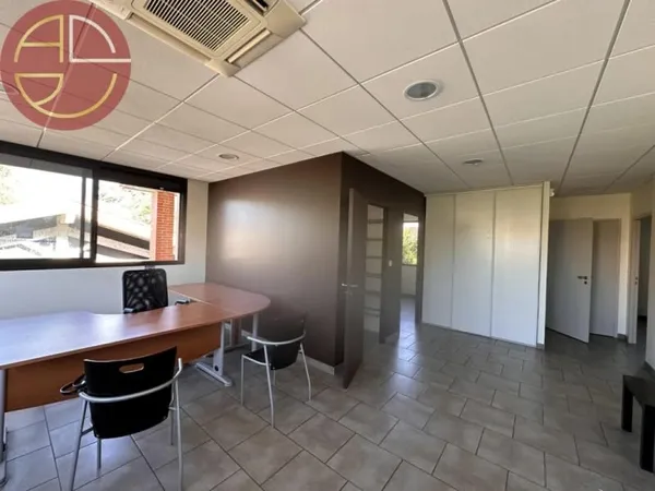Bureaux 72 m²