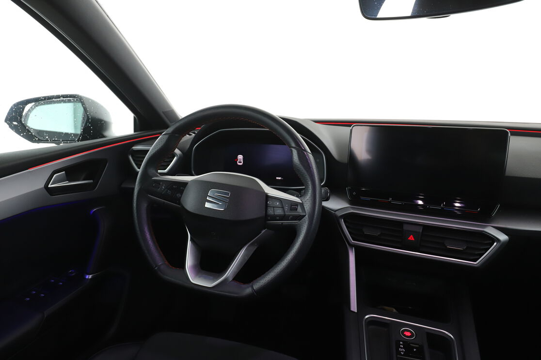 Seat Leon 1.5 eTSI FR DSG7 — photo 12