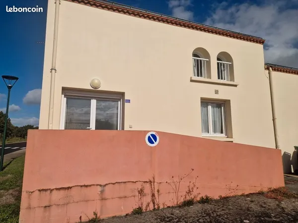 Logement T3 + bureau ou T4