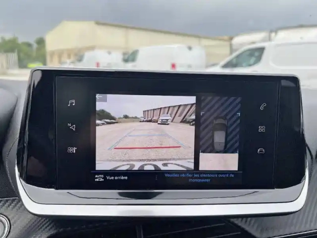 Peugeot 208 puretech 100 s&amp;s bvm6 — photo 14