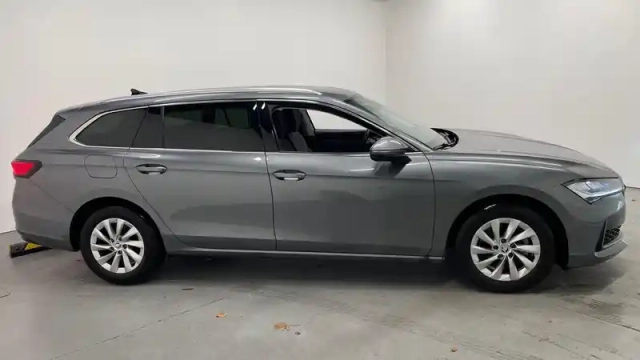 Skoda Superb combi 1.5 tsi mhev 150 ch act dsg7 — photo 5