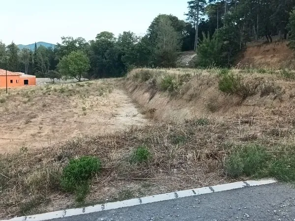 Terrain 665m2 Montlegun