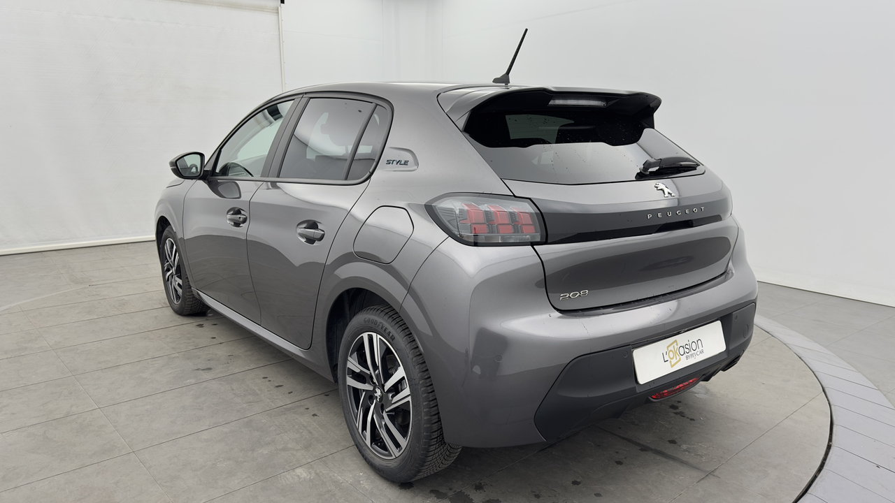 Peugeot 208 PureTech 100 S&amp;S EAT8 — photo 3
