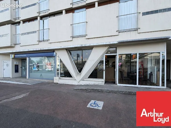 Local commercial 95 m² POITIERS