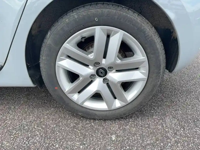 Renault Clio blue dci 100 ch gsr2 — photo 30