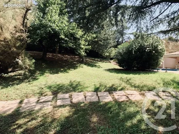 VEND TERRAIN CONSTRUCTIBLE ST PERAY 950m2