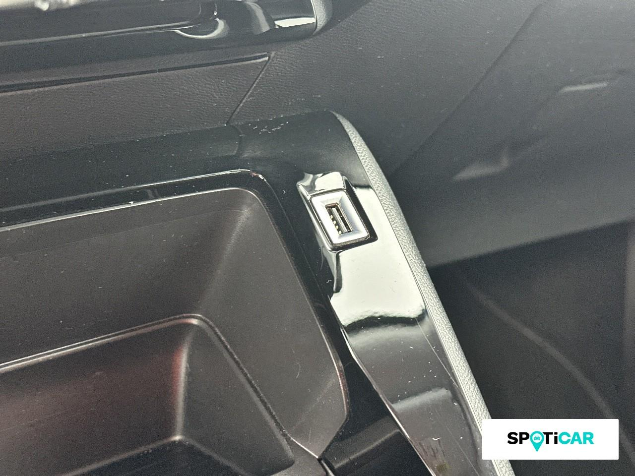 Peugeot 2008 1.2 puretech 130ch s&s style eat8 — photo 16