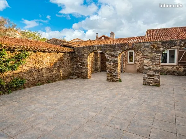 Propriété 7 pièces 300 m²