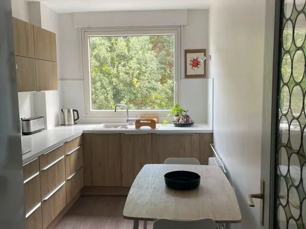 Très joli appartement meublé au milieu des arbres secteur Courlancy