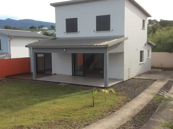 À LOUER VILLA F4 À LA RAVINE DES CABRIS