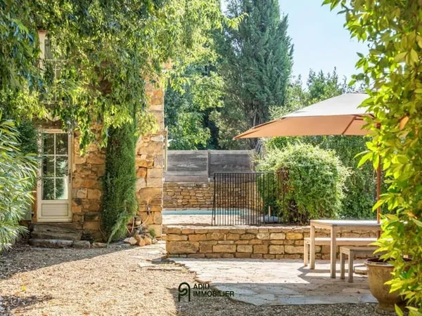Maison ancienne de 1700 avec dépendance et piscine
