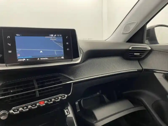 Peugeot 2008 puretech 130 s&amp;s eat8 — photo 60