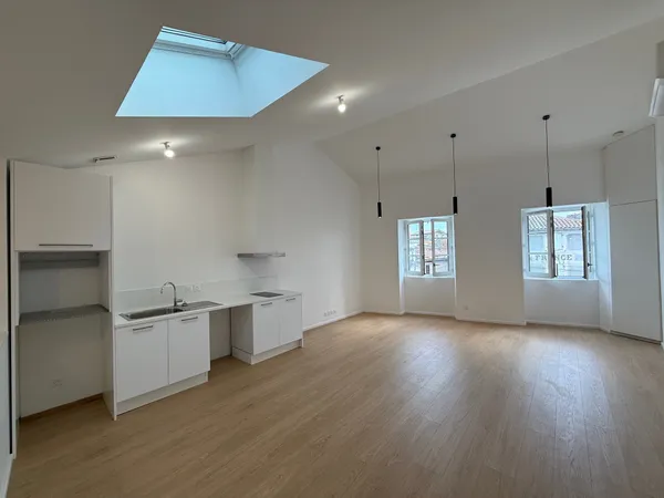 Centre ville de Cazères, Appartement Duplex T3