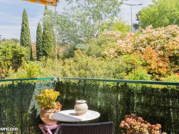 VENTE DIRECTE PROPRIÉTAIRE - 13010 LES TROIS PONTS - T4 LUMINEUX - TERRASSE 12 m² - PARKING EXTÉRIEU
