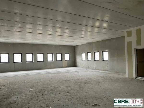 Bureaux 251 m²