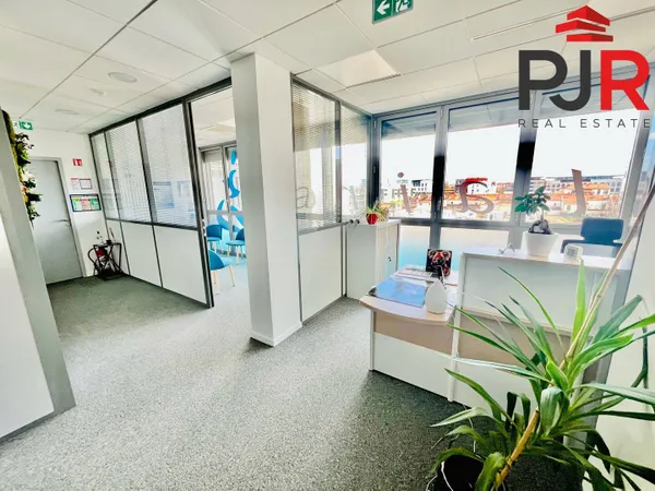 Bureau 133 m²