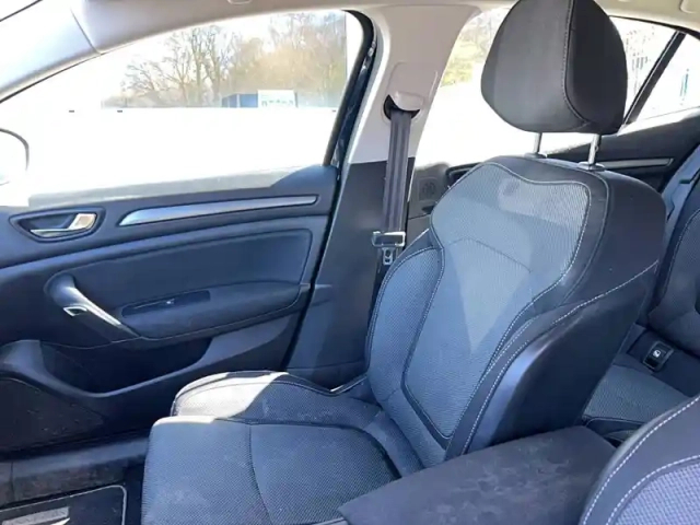 Renault Megane iv berline blue dci 115 edc — photo 14