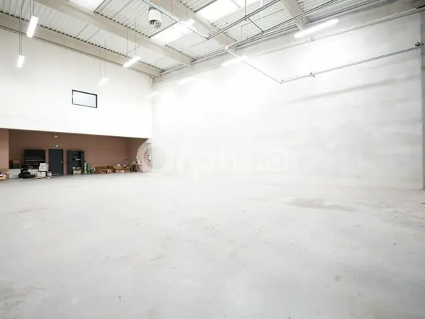 Local d'activité 341 m²