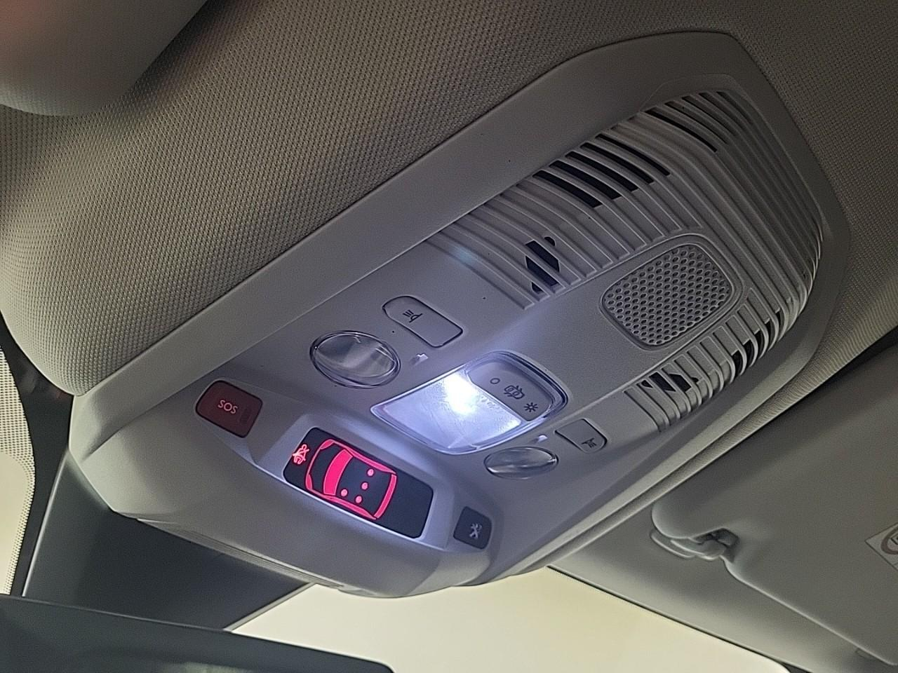 Peugeot 3008 hybrid 225 e-eat8 allure pack — photo 24
