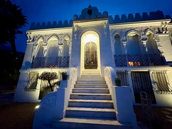 Propriété exceptionnelle de 1800 m2 avec demeure de Maître de style byzantin sur la Côte d'Azur (hau