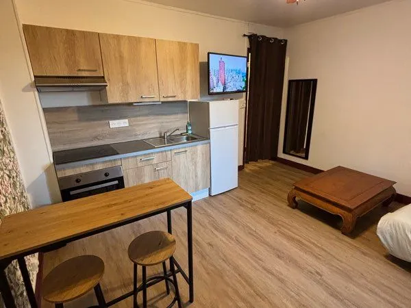 Studio meublé rénové tout équipé - 430 tout compris - Luxeuil Centre