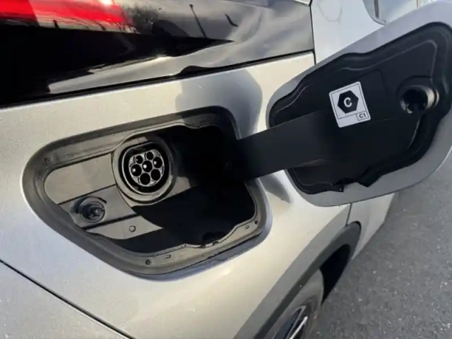 Toyota C-Hr 2.0 phev 225 design ng hybride recharge — photo 19