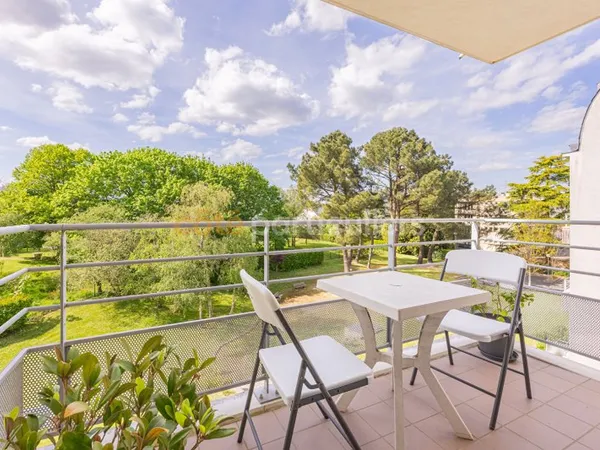ORVAULT -- APPARTEMENT 4 PIÈCES -- 3 CHAMBRES -- BALCON -- DOUBLE STATIONNEMENT