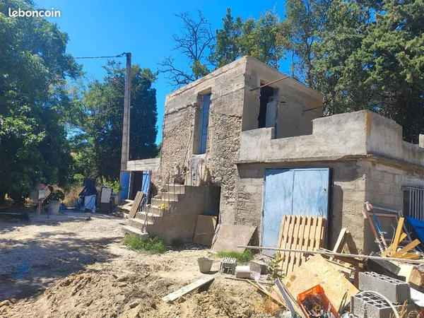 Terrain 5000m2 avec eau et électricité