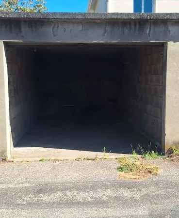 A vendre garage à Brignoud