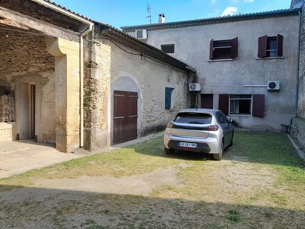 Maison 15 pièces 380 m²