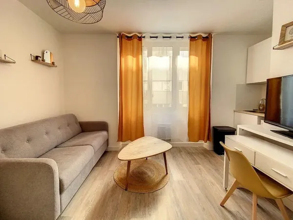 Superbe studio meublé 17m² rénové