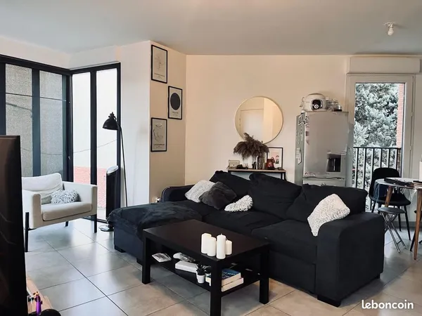 T2 - 49m2 avec terrasse - Arènes