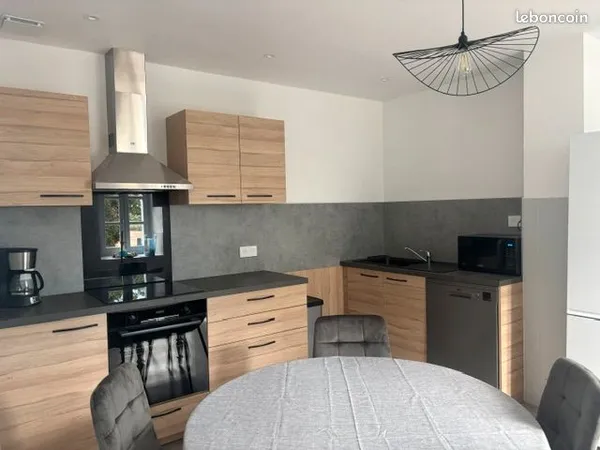 A louer maison individuelle meublée 6 pièces 170 m²