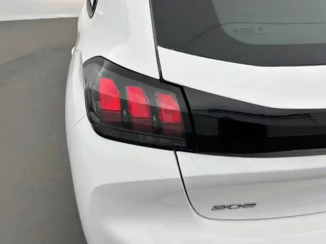 Peugeot 208 puretech 75 s&amp;s bvm5 — photo 17