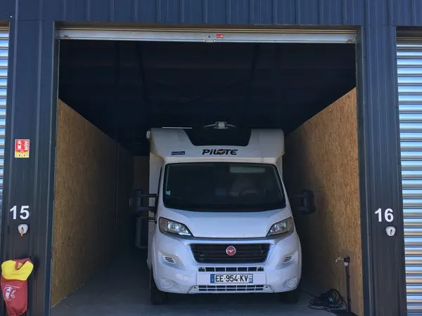 GARAGE/BOX de 35 m2 (9 x 3.80m)