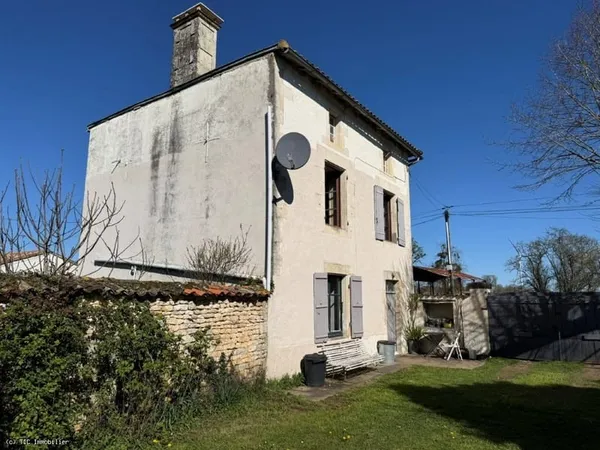 Maison de Campagne Avec 2 Chambres et Jardin Clos De Murs