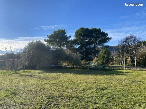 Terrain 889 m² Tournon-sur-Rhône