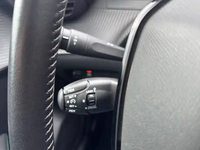 Peugeot 208 electrique 50 kwh 136ch — photo 21