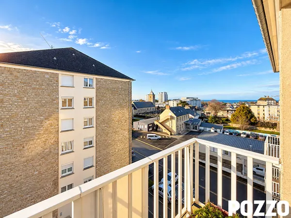 Appartement lumineux au dernier étage à Granville