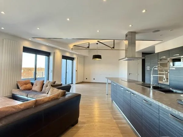 Appartement 4 pièces 182 m²