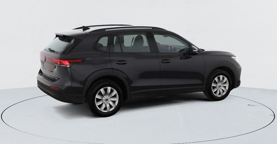 Volkswagen Tiguan — photo 8